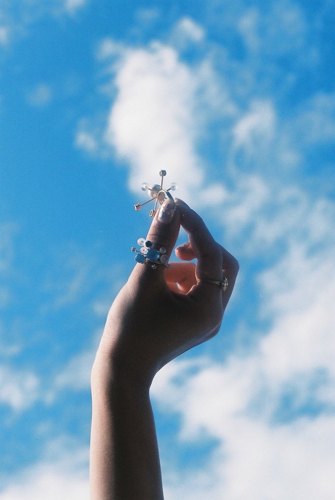 アクセサリーブランド「ソムニウム（somnium）」が発表した2018年春夏コレクション
fashionsnap.com/collection/som… #ss18