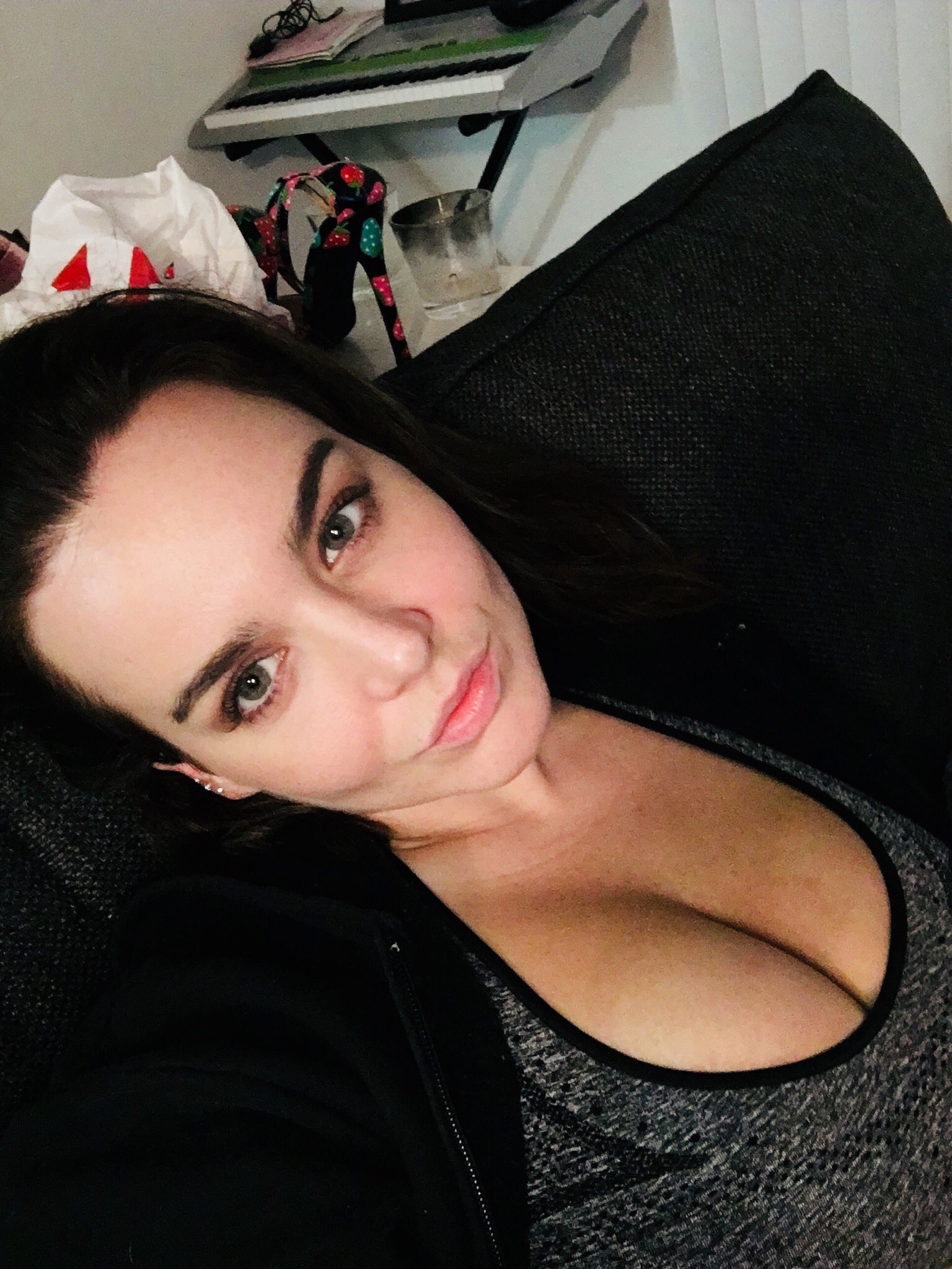 Natasha Nice 🇫🇷🇨🇺🇺🇸 on X: I need someone to come fuck my cold away  t.coOlhAQ6YXyb  X