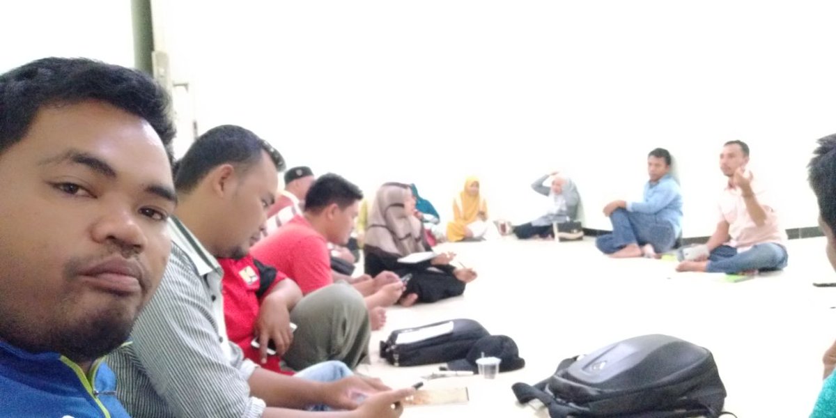 P3mdlongkib's tweet photo. Rakor bulanan bersama TA,PD dan PLD
@EkoSandjojo 
@pendampingdesa_ 
@HasanZulfahmi 
@ruzifaisal 
@NazrulP3md 
@gusmadi_munthe 
@HasmiAli6 
@Syafria31482155 https://t.co/nVOqd30wwL