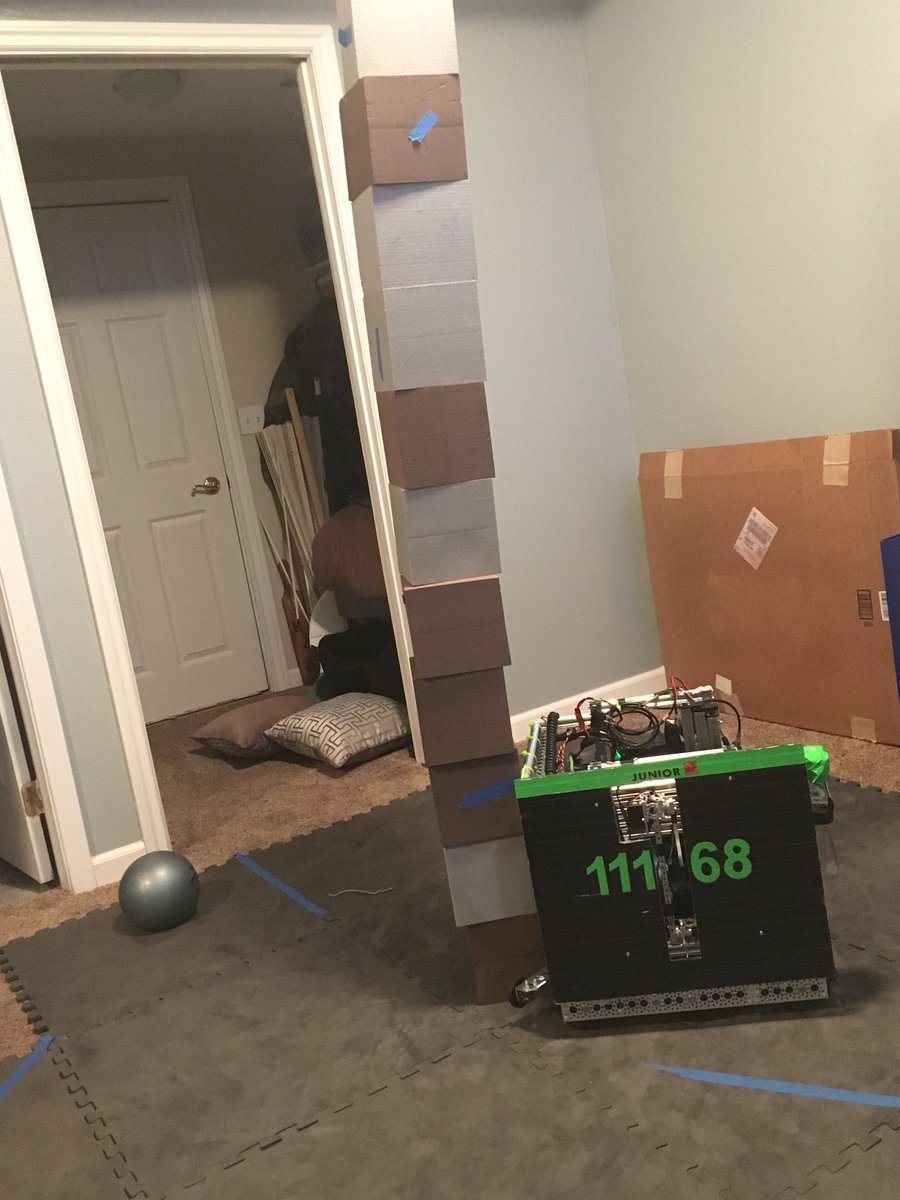 FTC_Quantum's tweet photo. Ready to win at the State Championship  #omgrobots https://t.co/b2caXheV9o