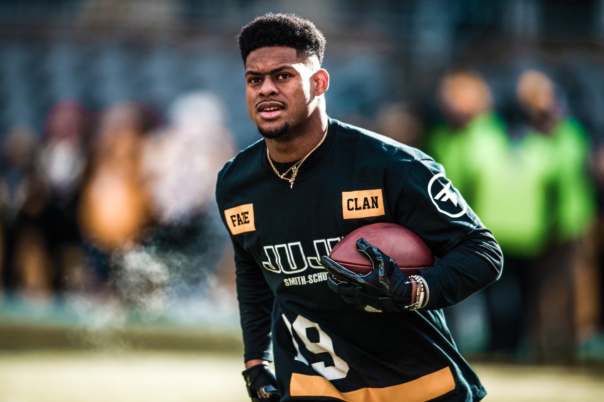 FaZeClan's tweet photo. It's the Final Day to purchase @TeamJuJu's custom "ON FIELD TEAM KIT"! 🏈⏰

Shop it here:
🛒https://t.co/5Qhu6FVfAV https://t.co/GKHkfHRhNJ