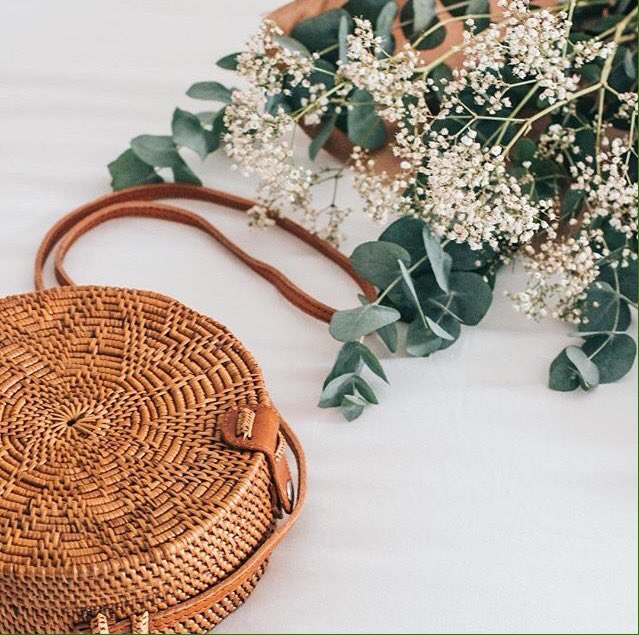 Just listed these sweet bags 💛