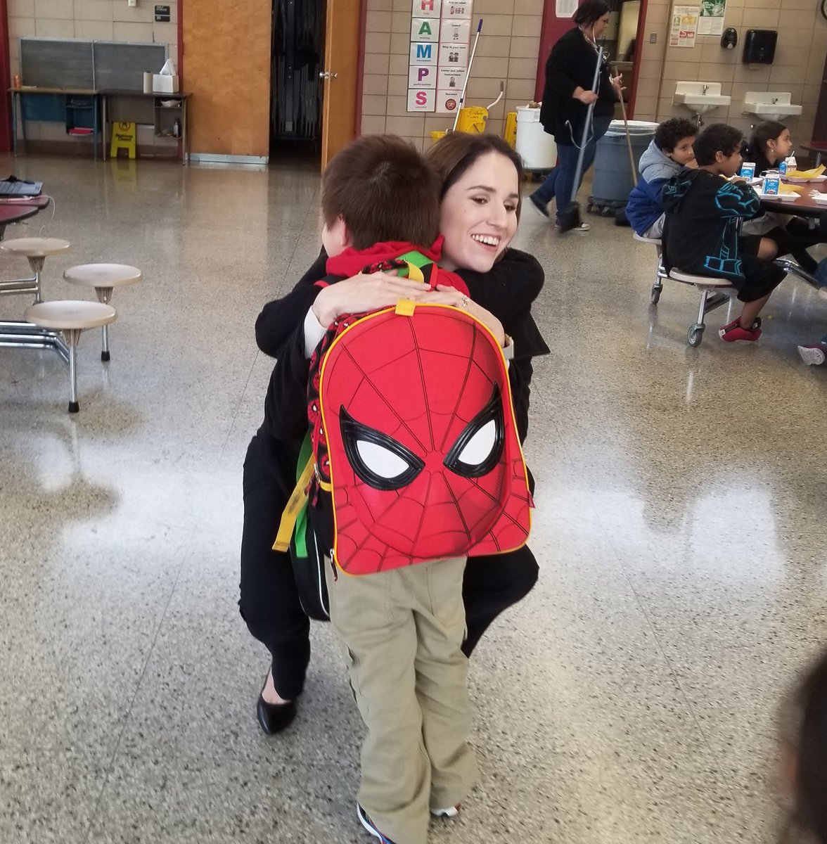 ZenithKidsTX's tweet photo. Big hugs from the Program Director! #ZenithLearning https://t.co/kPTDnvarqE