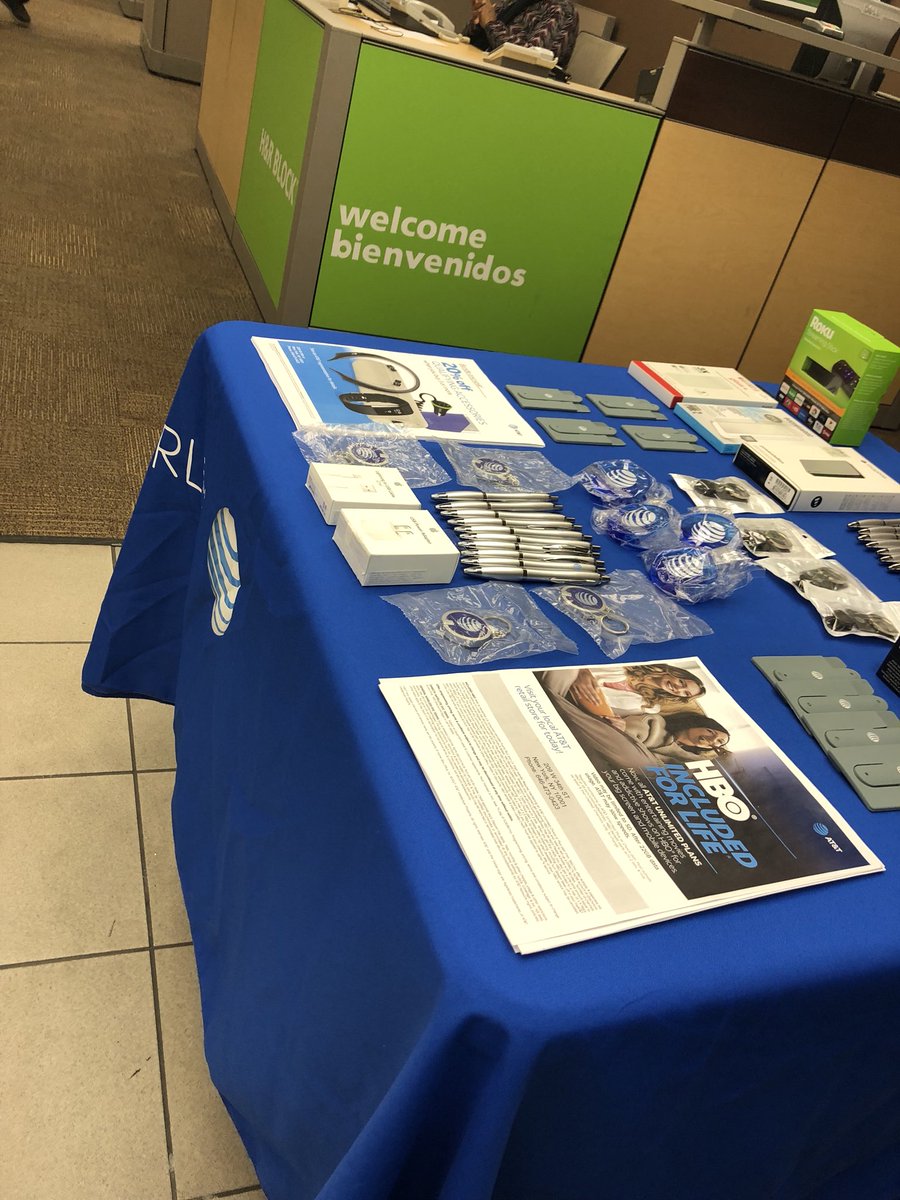 The Union Square team #winninglocal in partnership with H&amp;R Block for an amazing #growth opportunity!! <a href="/Daniel_atEmpire/">Daniel D'Aquino</a> <a href="/Edith_Acevedo06/">Edith Acevedo</a> <a href="/JovanMDudley/">Jovan Dudley</a>