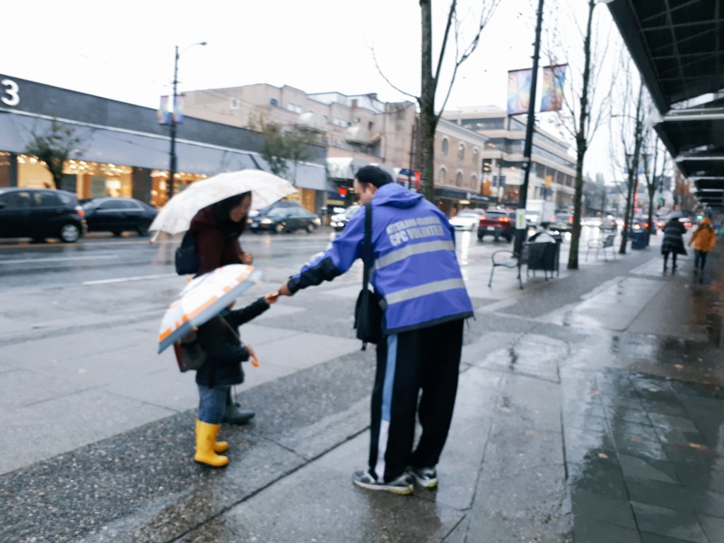 KitsFairCPC's tweet photo. When it's rainy, don't forget to bring an umbrella and to #WalkSafeBC at crosswalks. @icbc #VancouverRain https://t.co/kNyZUeWvPy
