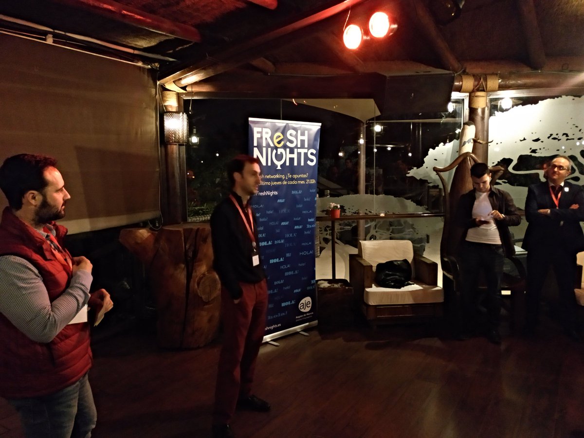 AJERegionMurcia's tweet photo. Llega la hora de que los nuevos asociados nos presenten sus empresas, Abelardo, @JuanAntonioGilP y Donna Nenova de @GENERALI_es y @Sixtopalacin de @SixtoPalacinSL #freshnights https://t.co/HrBPNxt6pn