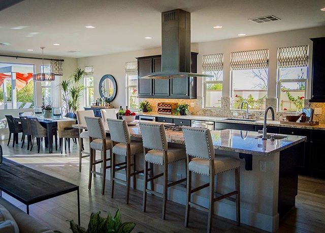 KEYtoVEGAShome's tweet photo. Here's one of my favorite kitchens from today's video shoot. Great for entertaining! #realestate #buyers #homeforsale #realtor #lasvegasrealestate #lasvegas #coldwellbanker #videoshoot #pardeehomes https://t.co/iaLI5Sj1w2