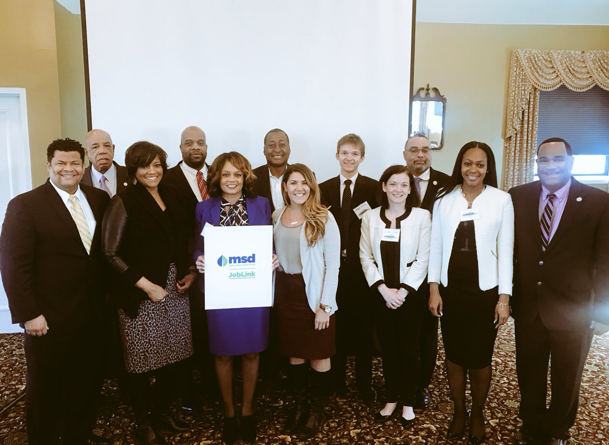 USWaterAlliance's tweet photo. An honor &amp; privilege to join @louisvillemsd @louisvillewater today to talk about workforce challenges &amp; oppty with @BrookingsMetro. Louisville has the leadership &amp; partnerships needed to build the next gen utility workforce. https://t.co/Js1qturbUq