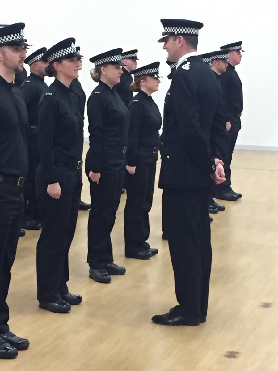 WYP_Training's tweet photo. Another night of celebration. Final two classes of cohort 13 leaving us to join districts. Well done classes E&F and stay safe..👏🏼 @WYP_SarahBaker @WYPDeeCollins @WYPJohnRobins @WYP_PeterSmith @WYP_WayneBaker https://t.co/x3tyT2wLKi