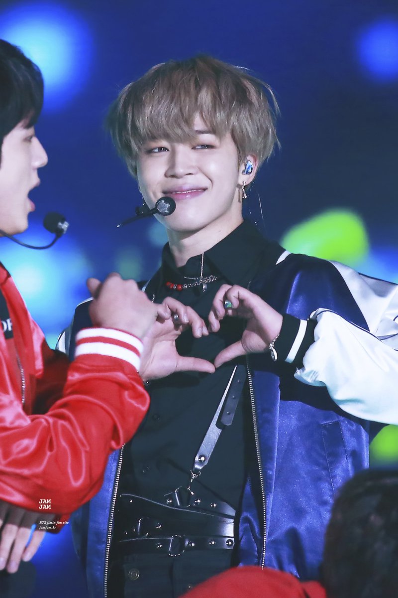3 2 1 !
♥ ♥♥ ♥♥♥
#JIMIN 
#iHeartAwards #BestFanArmy #BTSARMY <a href="/BTS_twt/">방탄소년단</a>