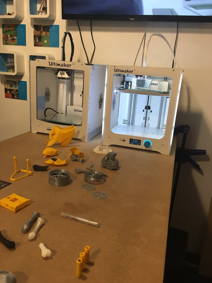 _TakeAim's tweet photo. End of another great week at @Agent_Academy. Was great to meet everyone over at @avenuehq and all the inspiring people who work there! Iโm still fascinated by the 3D printer in the #BarclaysEagleLab #WantOnePlease #AgentAcademySquad #LJMU #postrgrad https://t.co/KksW0VTwWY