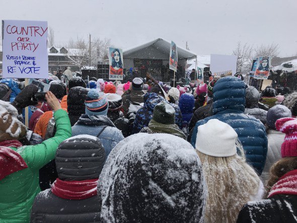 TravelTipsTV's tweet photo. Jane Fonda, Gloria Allred Cheer Sundance 2018 Respect Rally Crowds #Sundance #RespectRally via @lizhkelly
Find out more: https://t.co/R4QenrCWAt https://t.co/CFjeJ0K7lD