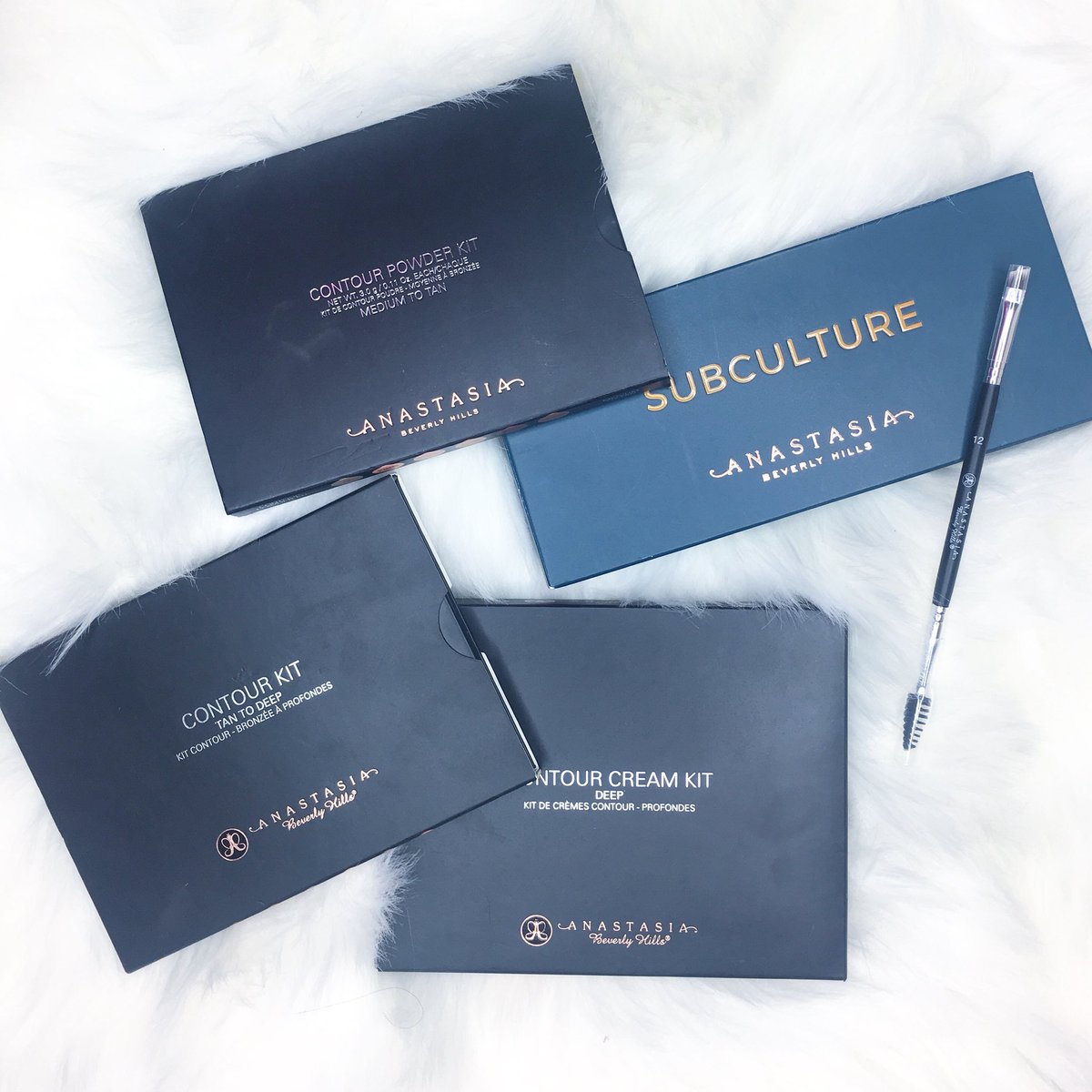 prettyinparisss's tweet photo. •• Anastasia Beverly Hills ••
#ABH products are #beautymusthaves in our make up kits ! •• #PrettyInParis wants to know what are your #beautymusthaves? Comment below •• https://t.co/Jl7M2UNqrf