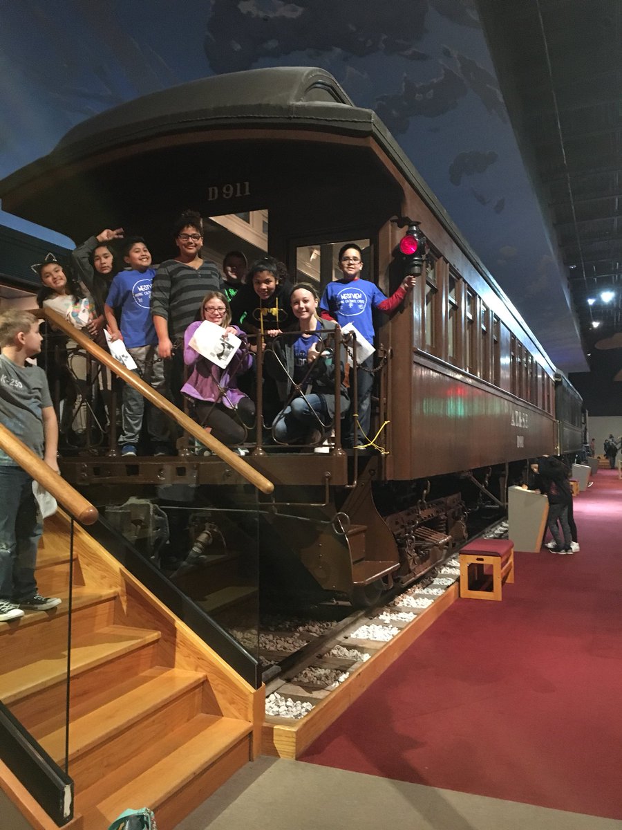JenniferOwens43's tweet photo. 5th grade visiting Kansas History Museum and state capital.  They loved the train. @WestviewElem https://t.co/usPvnMhHE3