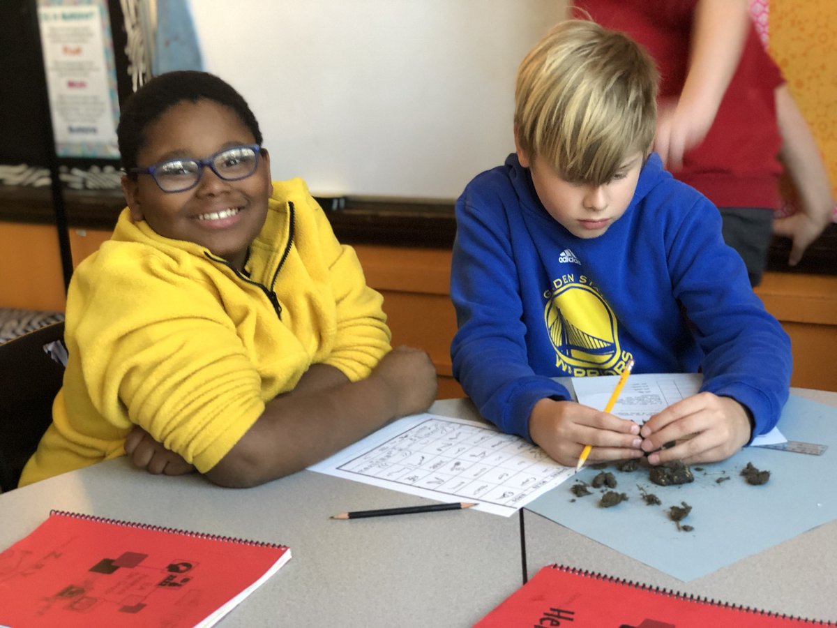 MrDaleyLeads's tweet photo. Reading Street Unit 4: #Adaptations 

Let’s dissect owl pellets! 🦉 Look at those faces!

#Science #5thgrade #coteaching #blendedlearning #sciencematters #tlap #ELAchat #497pd https://t.co/UaDcwCWLwl