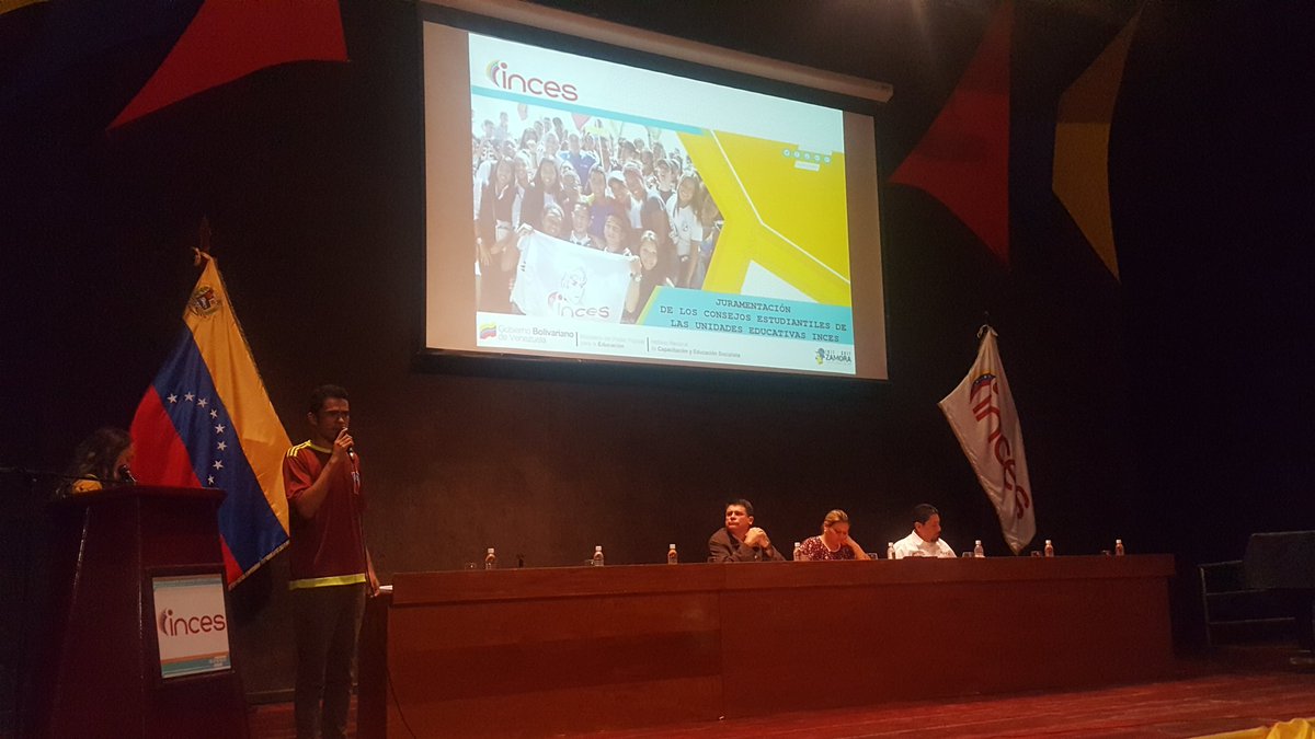 RosangelaOrozco's tweet photo. #Hoy acompañamos la Juramentación de los Consejos Estudiantiles de las Unidades Educativas @Incesocialista Dando cumplimiento a la Resolución 058. @WuikelmanAngelP @JauaMiranda @MPPEDUCACION. Viva la Juventud! https://t.co/JYX5OxSR8s