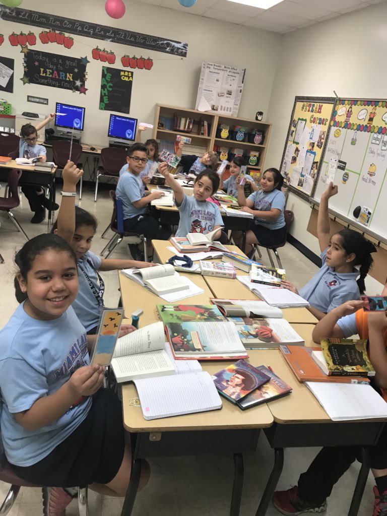 Elizabeth_Riol's tweet photo. Ms. Cala’s 3rd graders working hard creating bookmarks !!! #EveryPictureTellsAStory @MDCPSNorth @MDCPS_ELA @MiamiLakesK8 https://t.co/8Zh5XZMIma