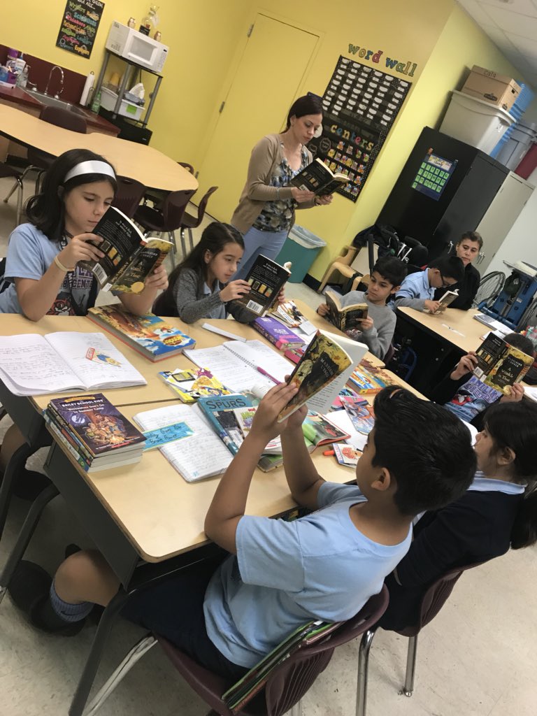 Elizabeth_Riol's tweet photo. Ms. Cala’s 3rd graders working hard creating bookmarks !!! #EveryPictureTellsAStory @MDCPSNorth @MDCPS_ELA @MiamiLakesK8 https://t.co/8Zh5XZMIma