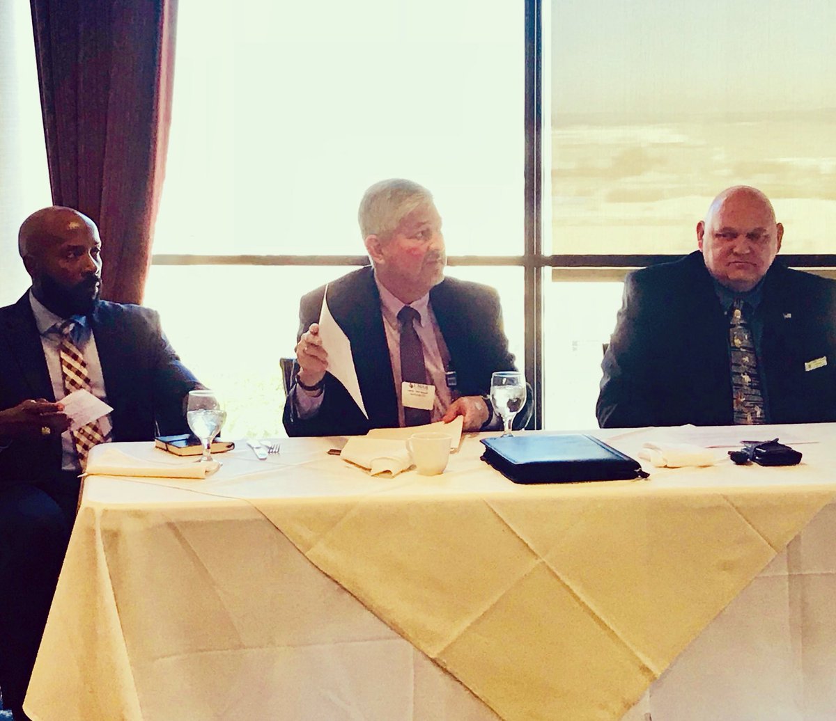 AGCMINC's tweet photo. Up early for a discussion with #SanAntonio local school district panelists Gary Sullivan @NEISD LeRoy San Miguel @NSISD &amp; Kedrick Wright, LEED AP @SAISD Moderator Mike Frisbie @cosagov @CmaaSctx #ISDForcast #bestpractices #futureactivities #construction #K12Trends #planning https://t.co/a0YpZp0jR5