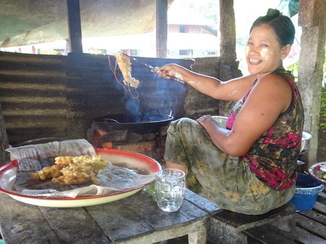 MythsMountains's tweet photo. Meet the locals. Spend a day in Yangon meeting people, asking questions &amp; hearing their stories. https://t.co/1oGah4JCy7 Talking with a young entrepreneur, visiting a shoemaker’s home &amp; joining in a game of Chinlone, gives you insight to the culture. #WOWWeek #WOWLocalSecrets https://t.co/ZuhIQrxf2q