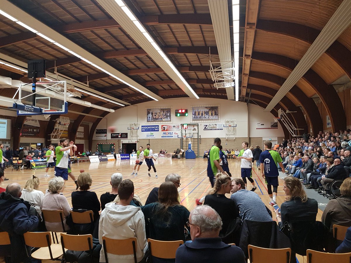 MvdMey's tweet photo. @BVGrasshoppers  warming up https://t.co/L49mCZH72a