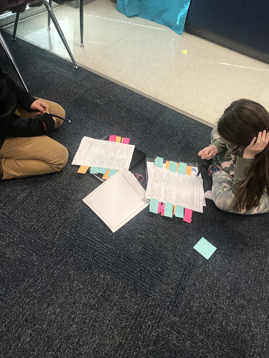7HillsSammons's tweet photo. Give me some text evidence please! 😍#stickynotesgalore @7HillsNISD #7HillsLeads @marisatindel https://t.co/u07ZbwZwgp