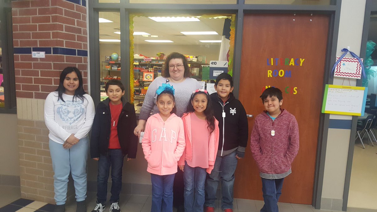 vickischuck's tweet photo. 4th grade A Honor Roll students at All 'A' Cafe today @VelascoElem! #BISDPRIDE https://t.co/vhqtVPSa5a