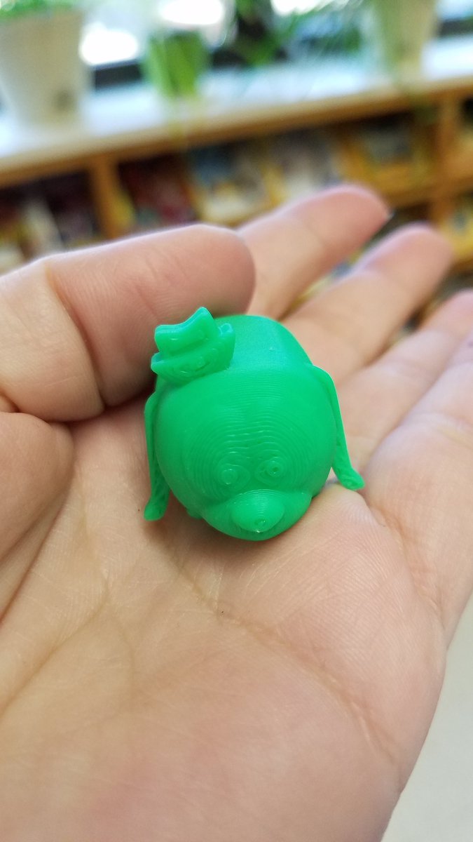 SOESlibrarylady's tweet photo. Woah! Fascinated with our #first3Dprint! ๐ฎ Tested out our new tech by making a Goofy #TsumTsum! Kids (and teachers!) are stoked! #BCPSMakes #SOESmakes #success #bcpslms @BaltCoPS @BCPSmakes https://t.co/vE3Ol0jken