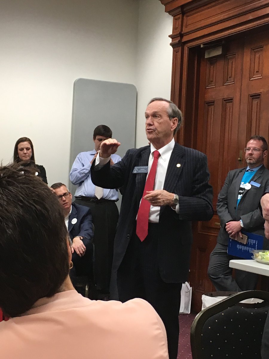 penjamo99's tweet photo. #apdayinga Unanimous! Georgia politicians say Take AP! https://t.co/yqxaY7mMRg