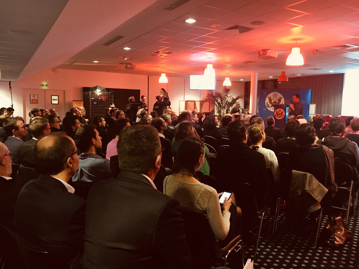 lesaout_gael's tweet image. Beaucoup de monde dans La Tribune du Moustoir à @VilledeLorient pour écouter  Jason Mc Donald speaker de la soirée de lancement de #BreizhAmerika18. Comment investir le marché US? @BreizhAmerika @LeRN165