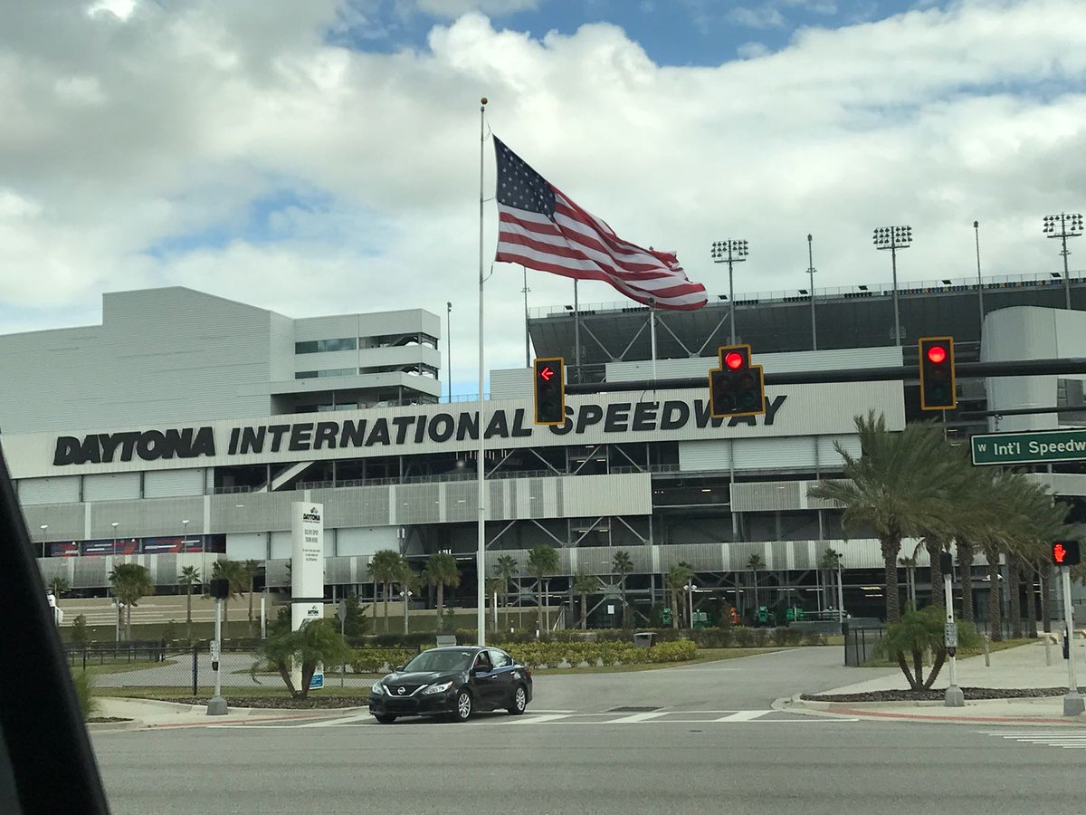 every time I come to Daytona I'm impressed by the majesty of the circuit.... it's a great temple of American speed!! @DISupdates #Daytona #IMSA #Ferrari #FerrariChallenge  #Rolex24 #tr3performance #tr3racing