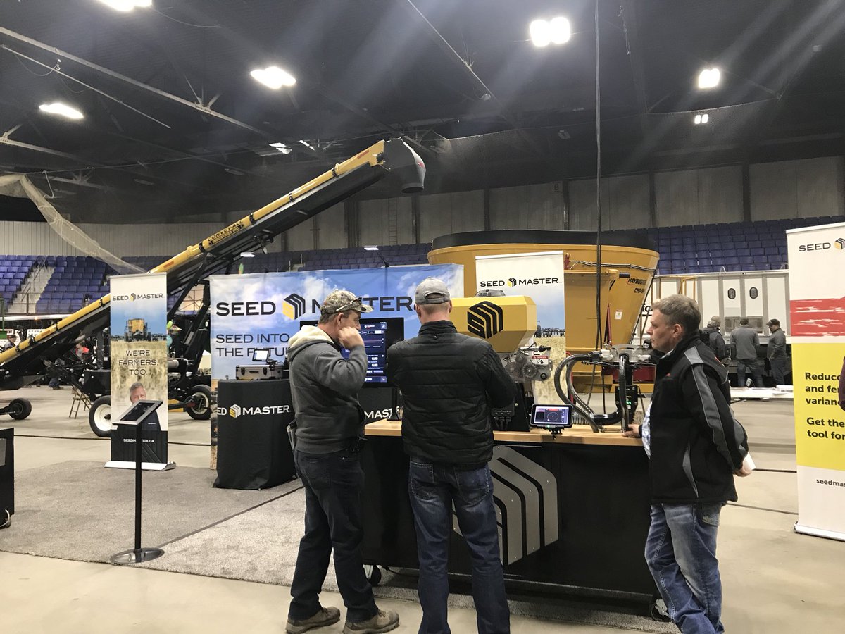 SeedMasterMfg's tweet photo. Answering your questions at #KMOTAgExpo. #SeedMasterTech gives you control over your operation. Get our innovation working for you https://t.co/4q8P2tGe1c