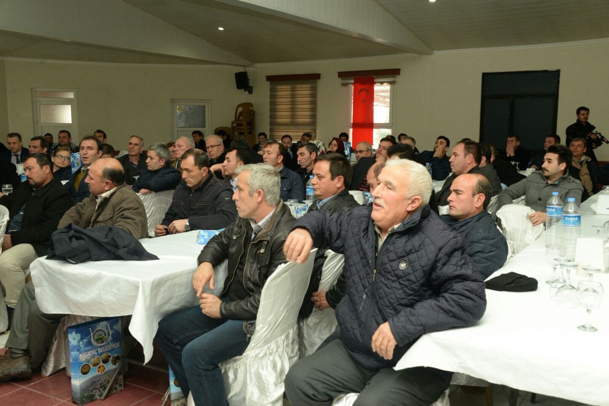 ersinyazici1's tweet photo. Bigadiç İlçesi Mahalle Muhtarları ile bir araya gelerek istek ve sorunlarını dinledik... https://t.co/VIK0i6KjUW