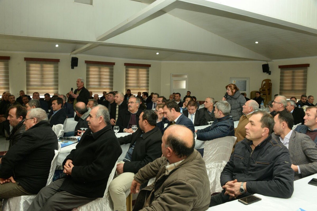 ersinyazici1's tweet photo. Bigadiç İlçesi Mahalle Muhtarları ile bir araya gelerek istek ve sorunlarını dinledik... https://t.co/VIK0i6KjUW