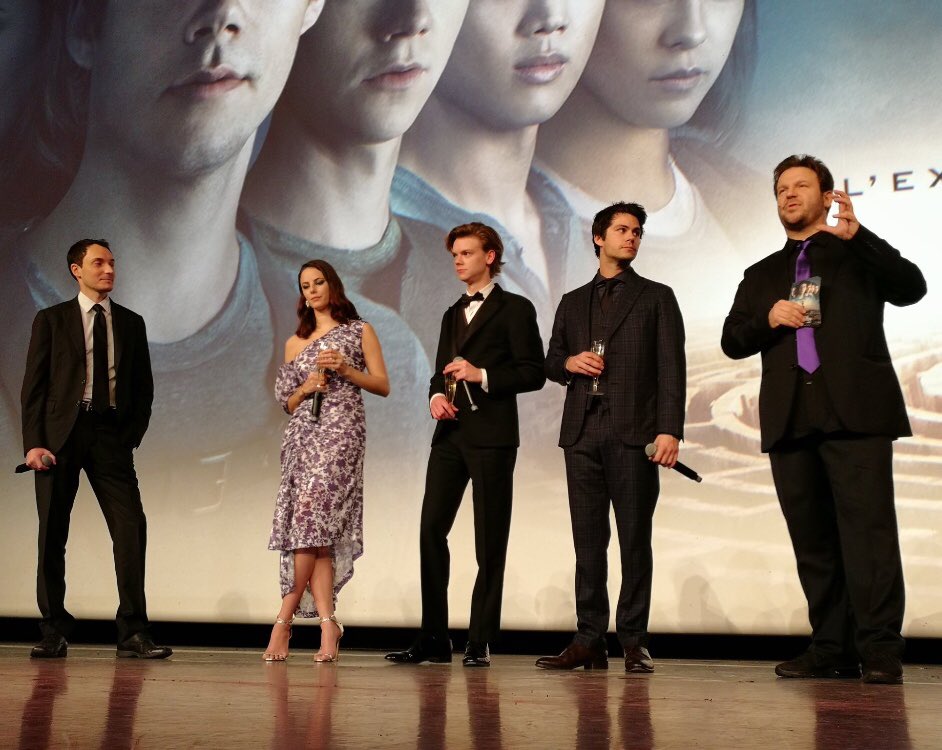 Lou_Ddg's tweet photo. Ça valait bien les 9h d’attente !! 😍🤩❤️❤️❤️ #LeRemedeMortel #love #lovedylan @dylanobrien @SangsterThomas https://t.co/SSNXrj4I5M