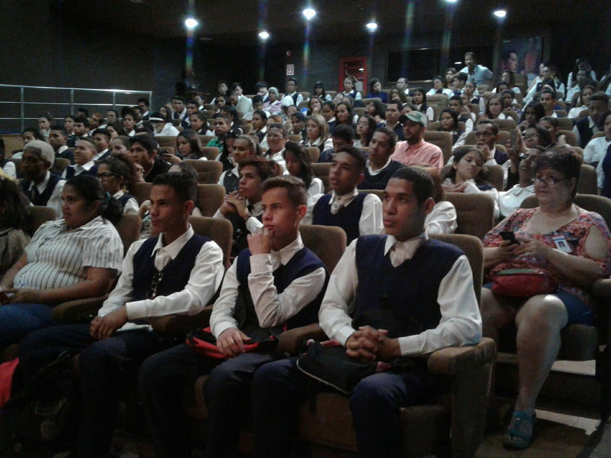 Incesocialista's tweet photo. La participación política de nuestros estudiantes de las Unidades Educativas Inces hace surgir el impulso de conformar los Consejos Estudiantiles como herramienta para batallar los diversos problemas que acechan a nuestros jóvenes #IncesFuerzaEstudiantil https://t.co/S8VGT7JQGg