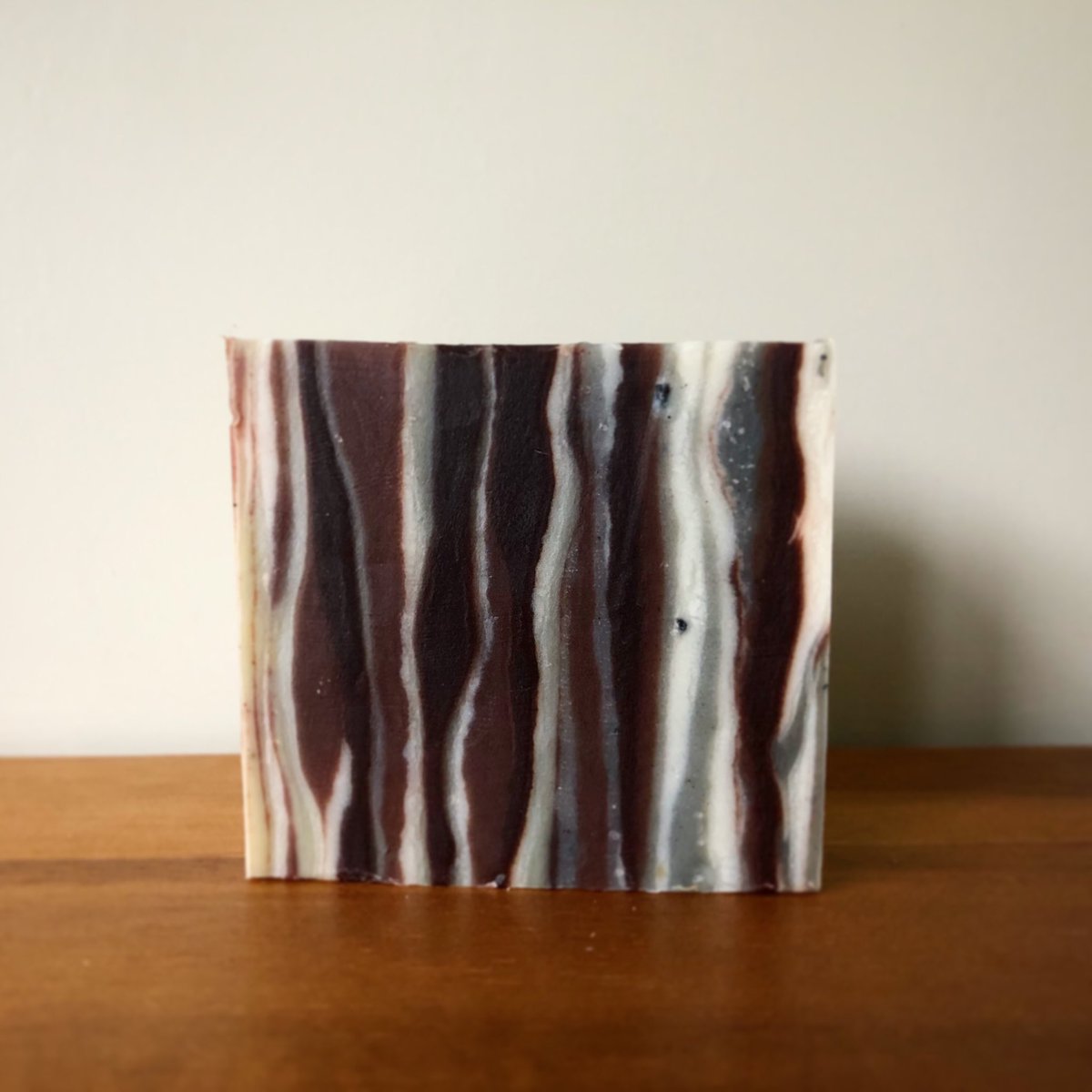 CJSoapDesign's tweet photo. Wood grain soap with cedar wood and fir needle essential oils... https://t.co/znDk4DI2GH