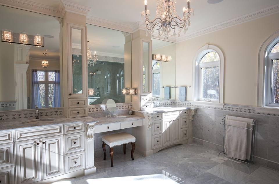 designgroupyyc's tweet image. Can you say dream bathroom? This stunning Georgian Inspired space is the work of our very own @lushinteriorsCA !#yycdesigners #yycrealestate