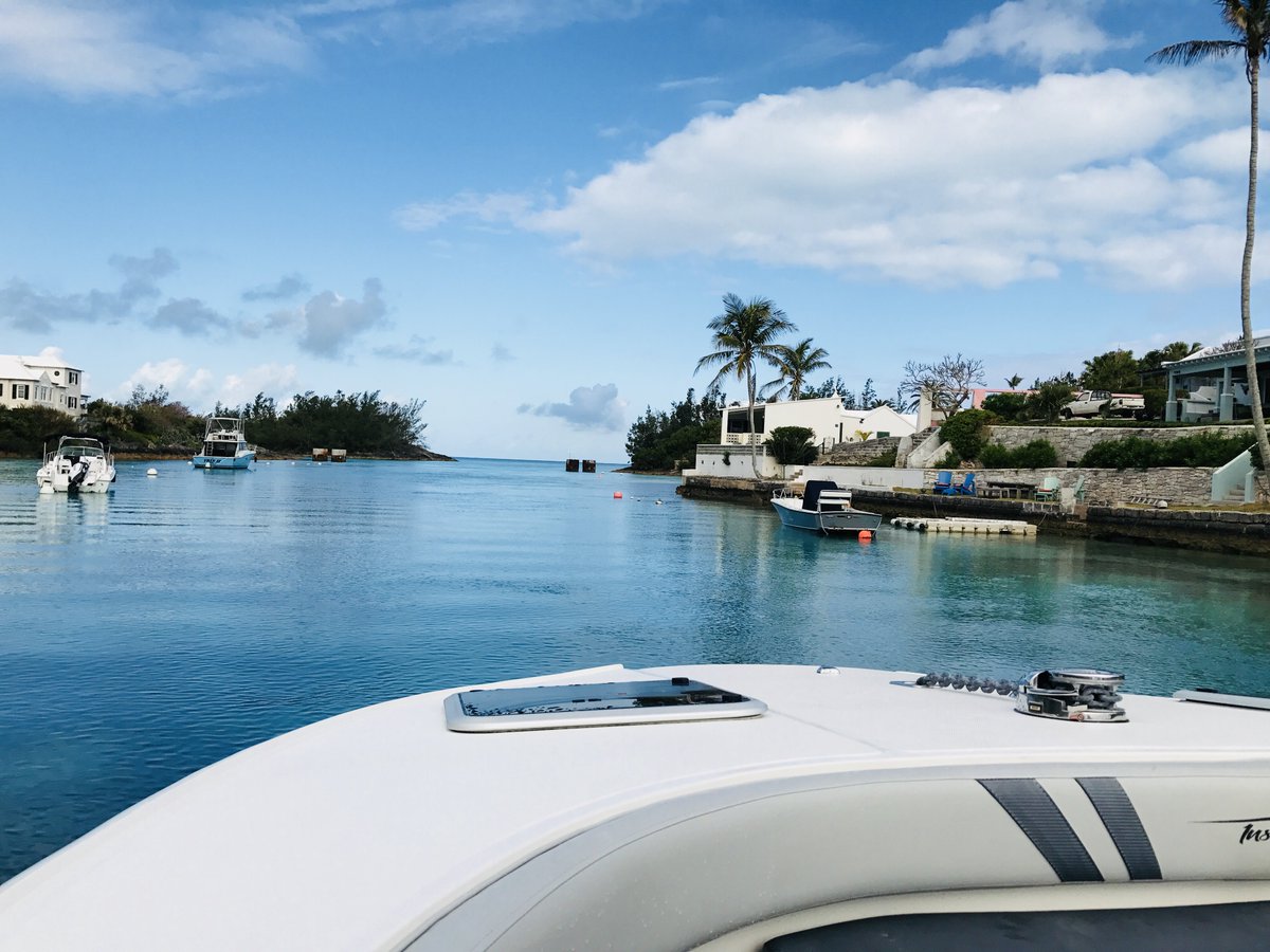 Insettaboats's tweet photo. Cruise. Fish. Explore. Play. Headed out and it's an Insetta... the possibilities are limitless.
#Insettalifestyle #Insetta #catamaran #centerconsole visit us @MiamiBoatShow #endlesspossibilities #Garmin #islandhopping #Saltwaterfishing #scubadiving #cliffdiving #i45C https://t.co/xDKv8y5i1Z