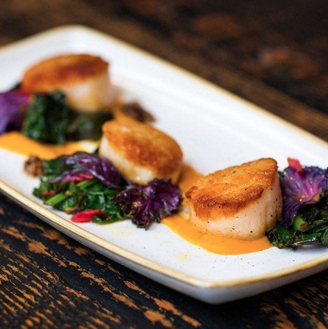 radius_apts's tweet photo. Digging into lunch at #Farestart with The Seattle Institution is a #Thursday dream come true! #SLUEats #SouthLakeUnion PC: southlakeunion https://t.co/dAbmgEHFPL