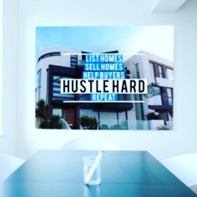 SkyriseREGroup's tweet photo. This is Real Estate Life #listhomes #sellhomes #helpbuyers #hustlehard #repeat #realestatelife #realestate #broker #agent #forsale #bayarea #siliconvalley forsale #allday #everyday #americandream #makingdreamscometrue https://t.co/os5tFEy33g https://t.co/QVN8iUYNEl
