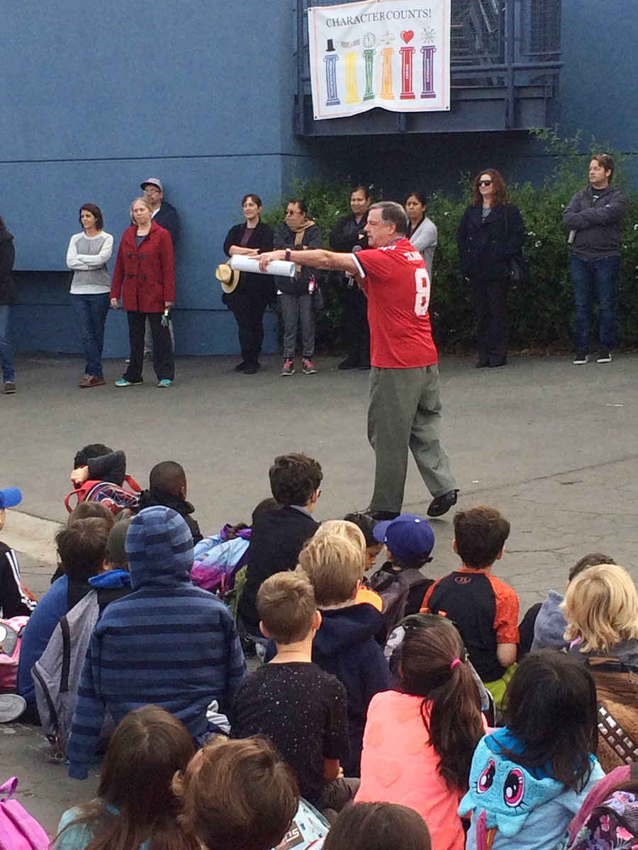 LinwoodEHowe's tweet photo. Culver City Council Member Jim Clarke engages #Lin_Howe students in a conversation about kindness at today's morning assembly.  Lin Howe is participating in The Great Kindness Challenge. https://t.co/ZHDZlDN2DE