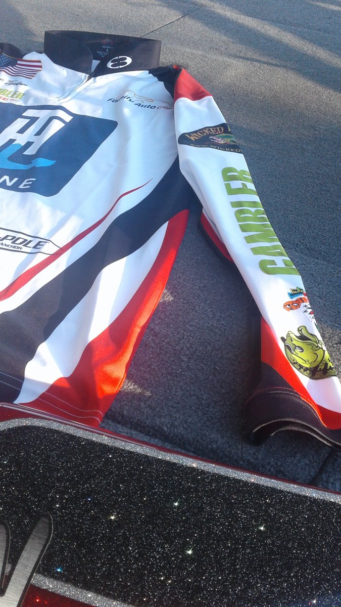 jthobbs210's tweet photo. Got my jersey just in time for the 1st tournament of the year. #bassfishing #tournament #2018 https://t.co/P5Cr9rEx6T