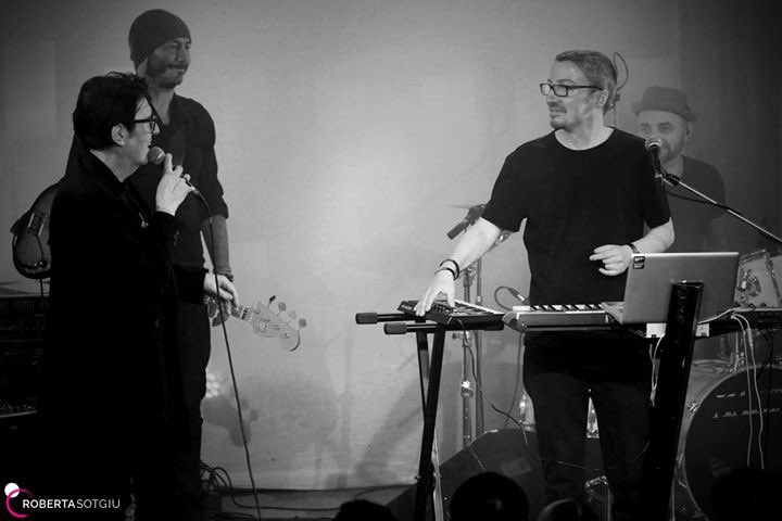 RobertaSotgiu's tweet photo. #Garbo & band live @ #LaNotteDiContempo, @AuditoriumFlog #Firenze 20.01.2018 - special guest #MarcoPancaldi https://t.co/jI1nSfXYmh