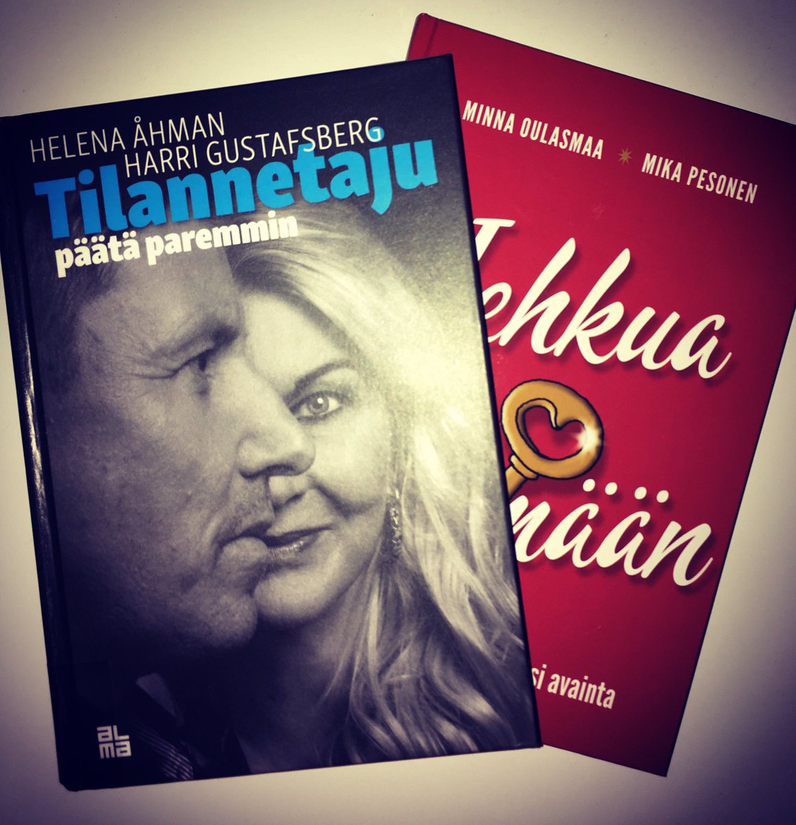 SeppanenAnna's tweet photo. Nämä luen seuraavaksi - mitä sinä? 
#tilannetajupäätäparemmin #hehkuaelämään #lukeminenkannattaaina #kunaikaaon #luekirjaa https://t.co/GAXYjb8D7n
