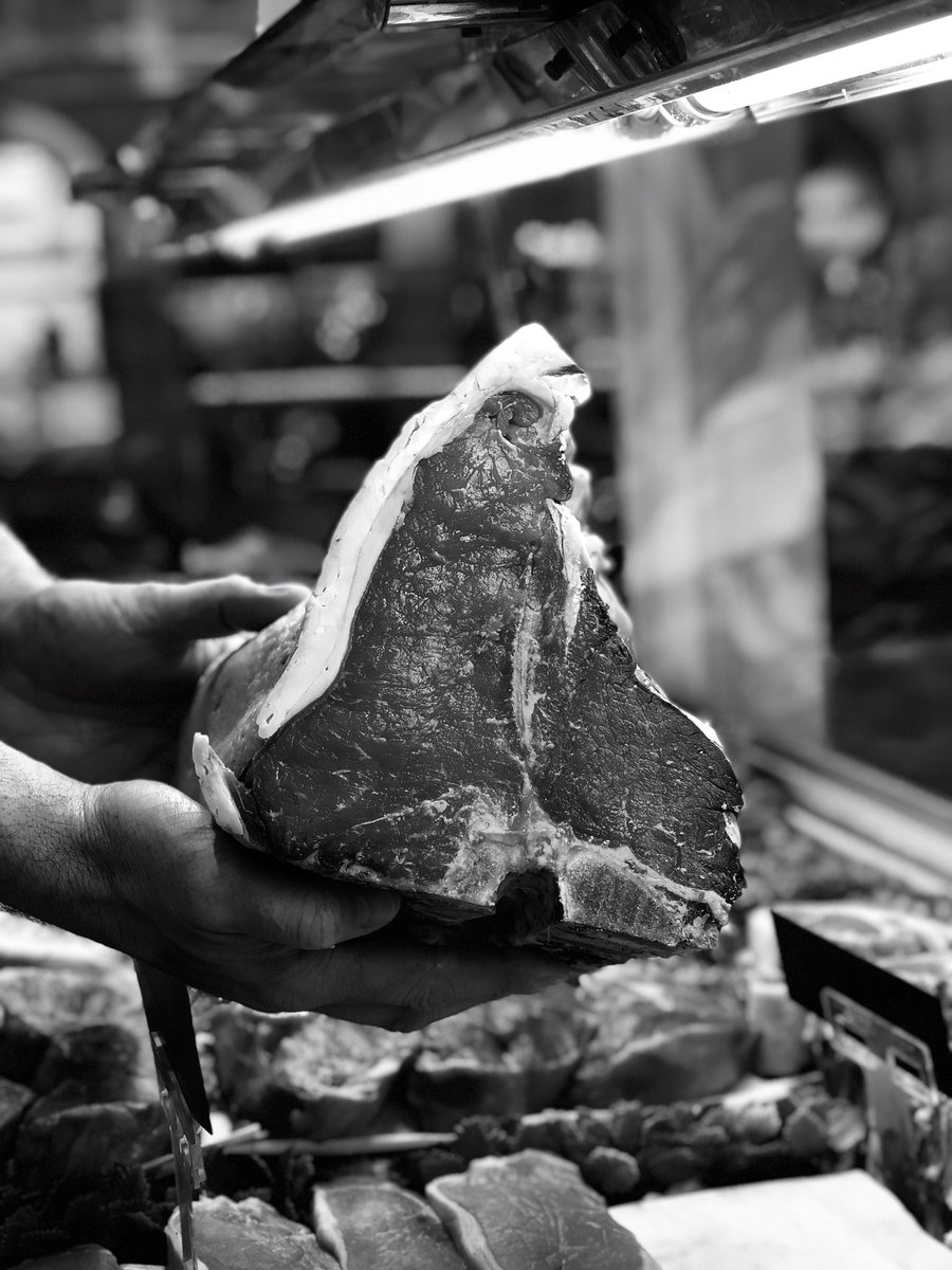 MeadowFresh5's tweet photo. Minimum 28 day matured T-bone steak. Always in stock😍🤤🥩 https://t.co/ndNl3LweKu