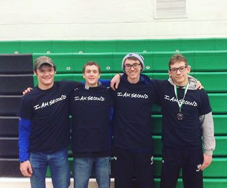 iamsecond's tweet photo. These guys are #livingsecond on their HS #VarsityWrestling Team, encouraging each other and sharing their stories, and weβre just over here like π
#shareyourstory #iamsecond https://t.co/y2YAb4Qyud