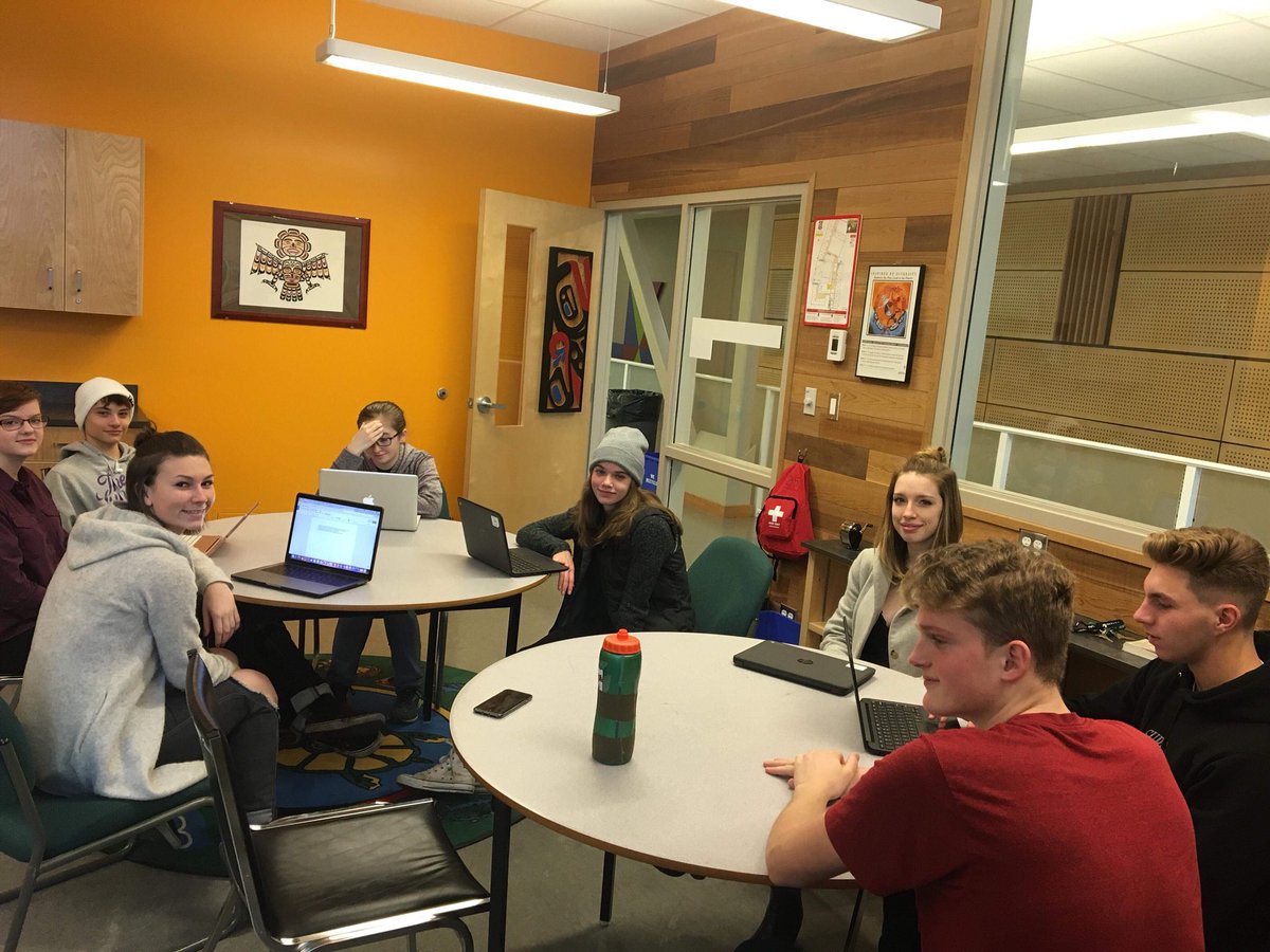 obhpodcast's tweet photo. Marketing, story design and the tech group working hard!! https://t.co/w7U6JNvLkX