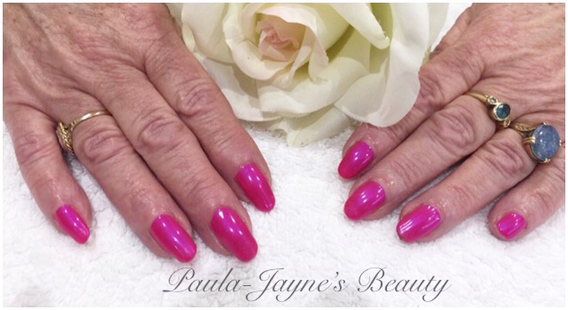 PJBeauty1's tweet photo. Shellac mani for my lovely client Val. Colour Tutti Frutti #shellac #shellacnails #mani #manicure #cnd #cndshellac #cndnails #nailart #naturalnails #nails #prettyinpink #pinknails #pink #chipresistant #prettynails #pjbeauty #eastbourne #eastsussex https://t.co/0J04dVyHBN https://t.co/38JAfjOGhu