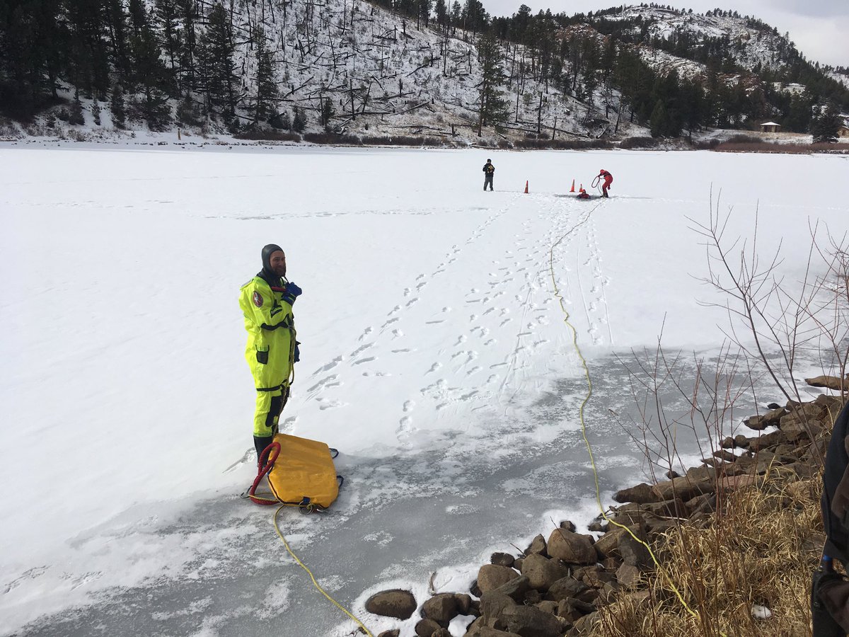 JCOSRanger15's tweet photo. Rangers @JeffcoOpenSpace performing ice rescue training at #PineValleyRanch. #jeffcotrails https://t.co/bUVILVKh0R